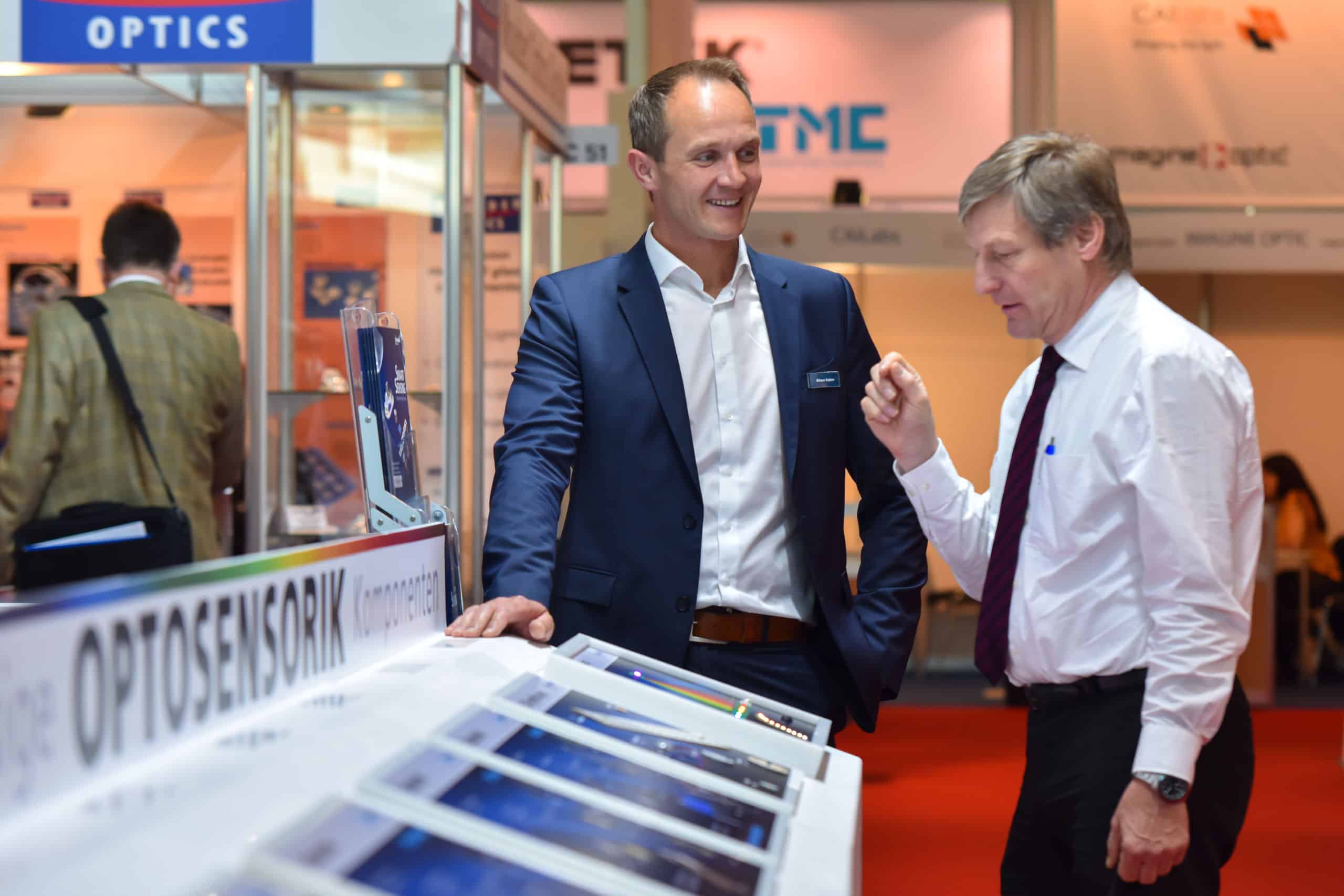 Optatec Internationale Fachmesse für optische Technologien, Komponenten und Systeme csm optatec impressionen 2018 13 95e6982b29 Fachgespräche